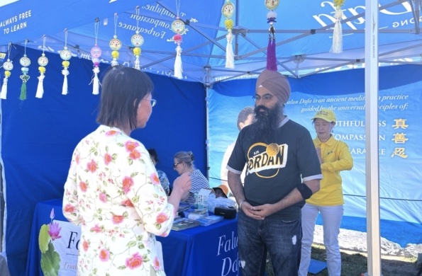 Gurminder Singh trying the Falun Dafa exercises